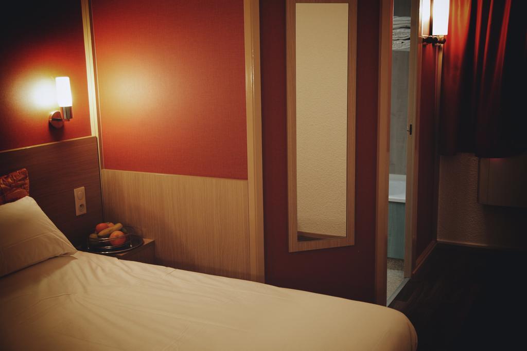 La Roseraie - Hotel & Restaurant Fontenay-aux-Roses Room photo
