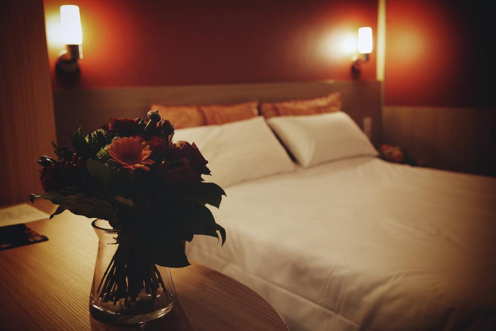 La Roseraie - Hotel & Restaurant Fontenay-aux-Roses Room photo